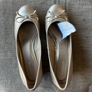 Women’s Gold Close-Toed Wedge